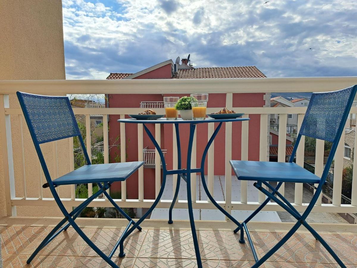 Nice Small Apartment With A Sea View Kaštela 외부 사진